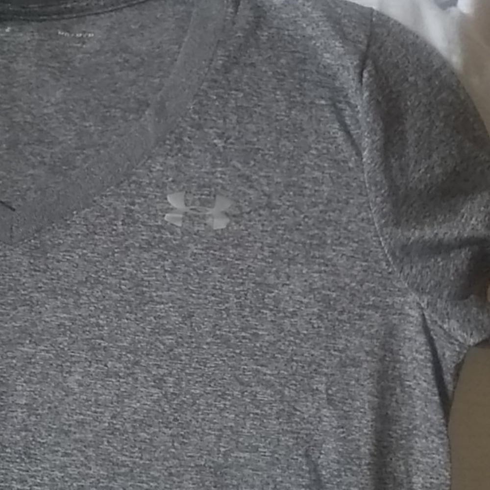 Under Armour grey, heatgear short sleeve, V-neck